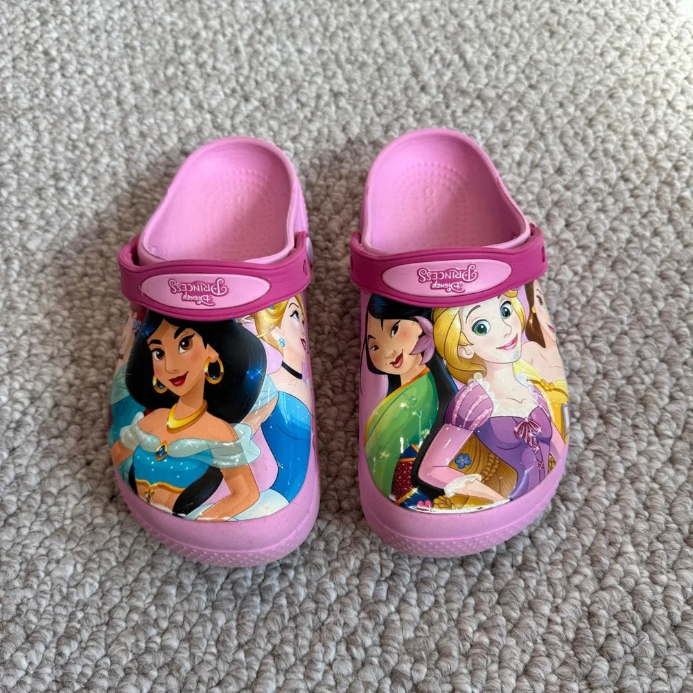 Crocs Disney Princess Pink Clogs‎ Shoes Girls Junior Size J2 Jasmine Ariel Belle